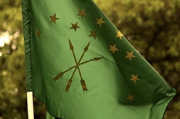 флаг зеленого цвета
